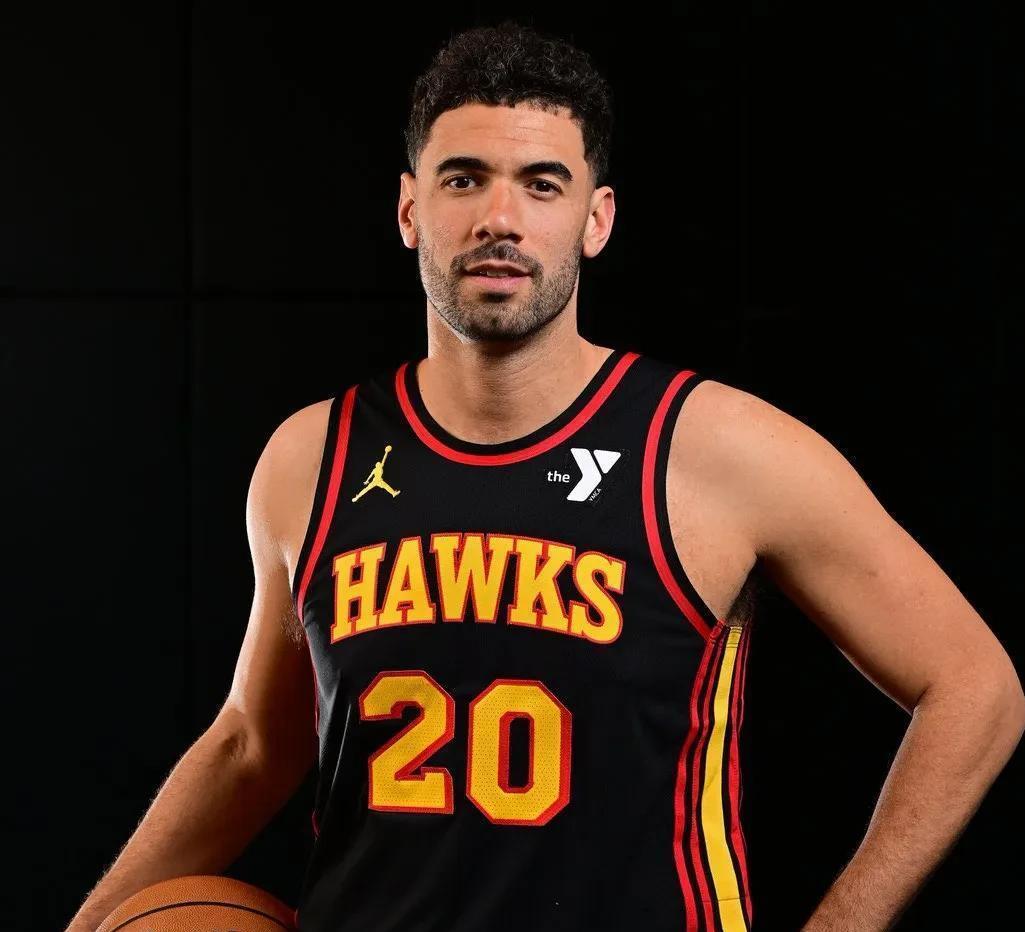 关于凯尔特人队惨败后更衣室爆发冲突，主帅回应，主要朋友状态目前文件.的信息