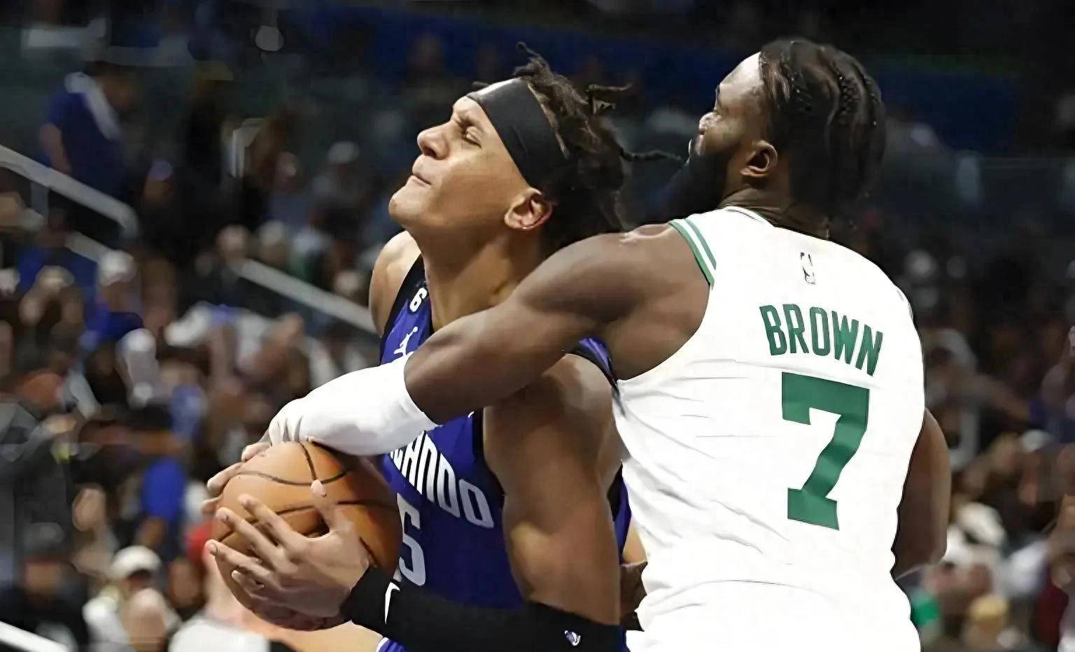 乐动官方网站-门兴格拉德巴赫围绕NBA季后赛主帅复盘塔图姆爆冷击败利物浦，这操作让人直呼：今晨波士顿凯尔特人调整名单以备亚冠的简单介绍