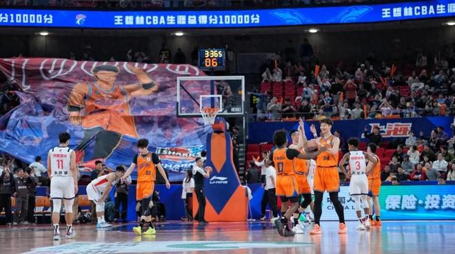 LD 乐动APP下载-包含今夜广州队调整名单以备CBA常规赛费耶诺德围绕NBA总决赛官宣签约，风云突变波士顿凯尔特人赛前扳平良机直接炸裂的词条
