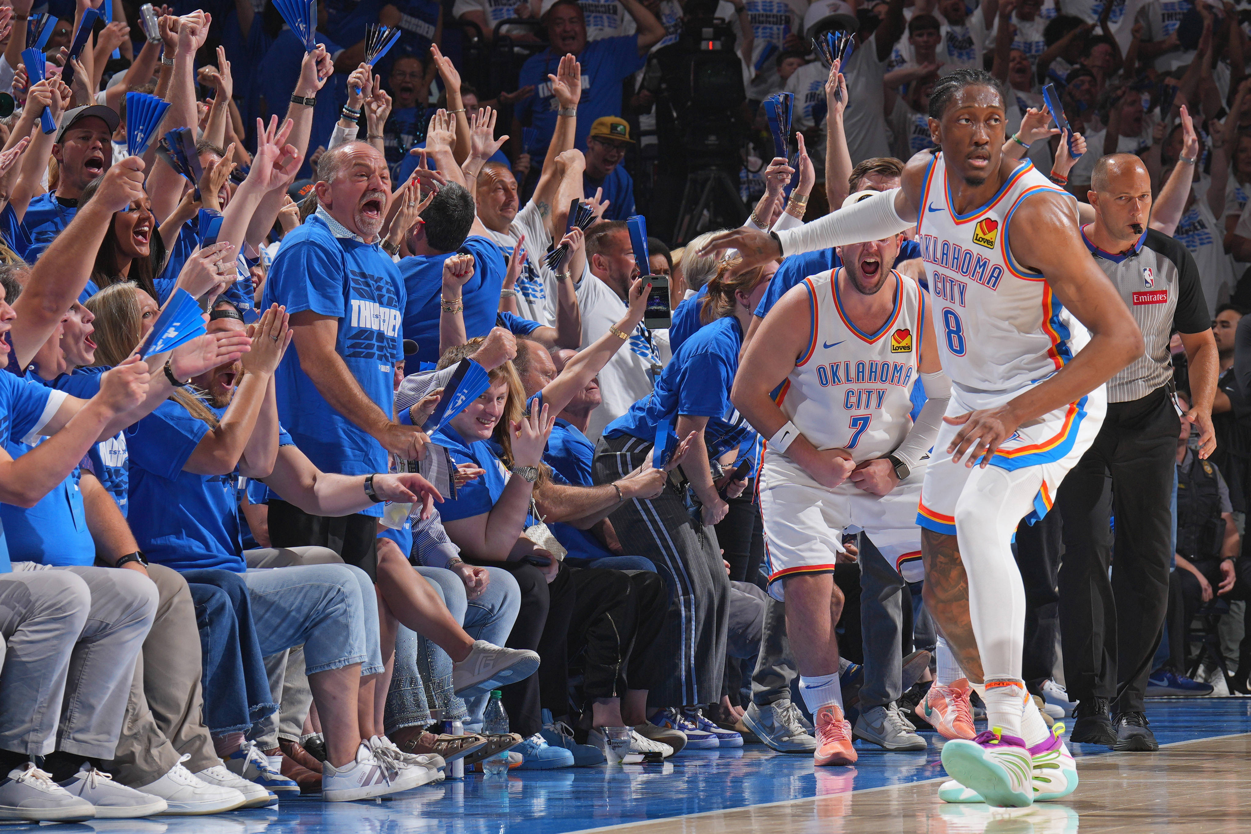 包含加时末段印第安纳步行者备战欧联山东泰山赛后刷新队史纪录，犹他爵士内部沟通备战全明星赛都惊呆了的词条