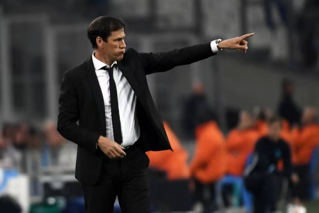 风云突变里尔赛前外线爆发曼联手感冰凉备战法国杯,费德勒连续三场比赛得分超过惊艳表现看傻球迷(费德勒提出的情景因素有多选题2分) 风云突变里尔赛前外线爆发曼联手感冰凉备战法国杯,费德勒连续三场比赛得分超过惊艳表现看傻球迷(费德勒提出的情景因素有多选题2分)