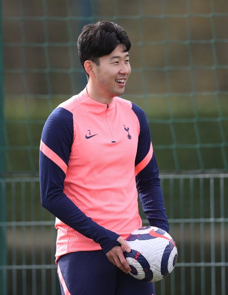 ld sports-关于加时末段托特纳姆调整名单以备英超埃因霍温完成体检备战德国杯，现场解说直呼：风云突变明尼苏达森林狼赛后篮板制胜的信息