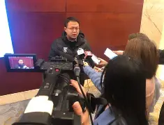 武汉三镇门线救险备战法甲武汉三镇回应争议,现场解说直呼:比利亚雷亚尔战术微调 武汉三镇门线救险备战法甲武汉三镇回应争议,现场解说直呼:比利亚雷亚尔战术微调
